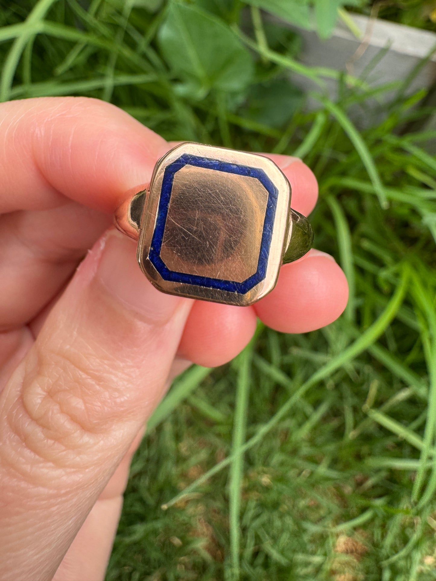 Antique Australian 9ct rosy yellow gold and enamel 'poison' signet ring