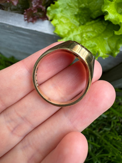 Vintage 9ct yellow gold carnelian signet ring