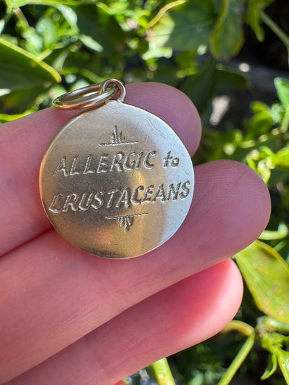 Vintage 9ct yellow gold 'allergic to crustaceans' disc pendant