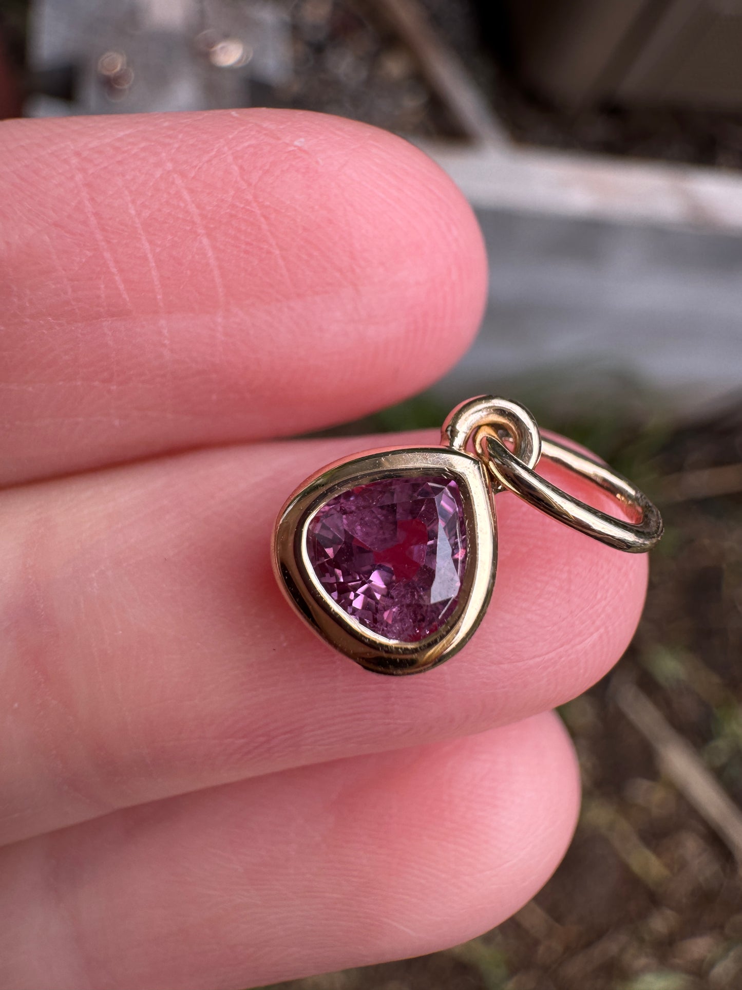 Custom handmade 9ct yellow gold 0.76ct trillion cut natural pink sapphire bezel set pendant
