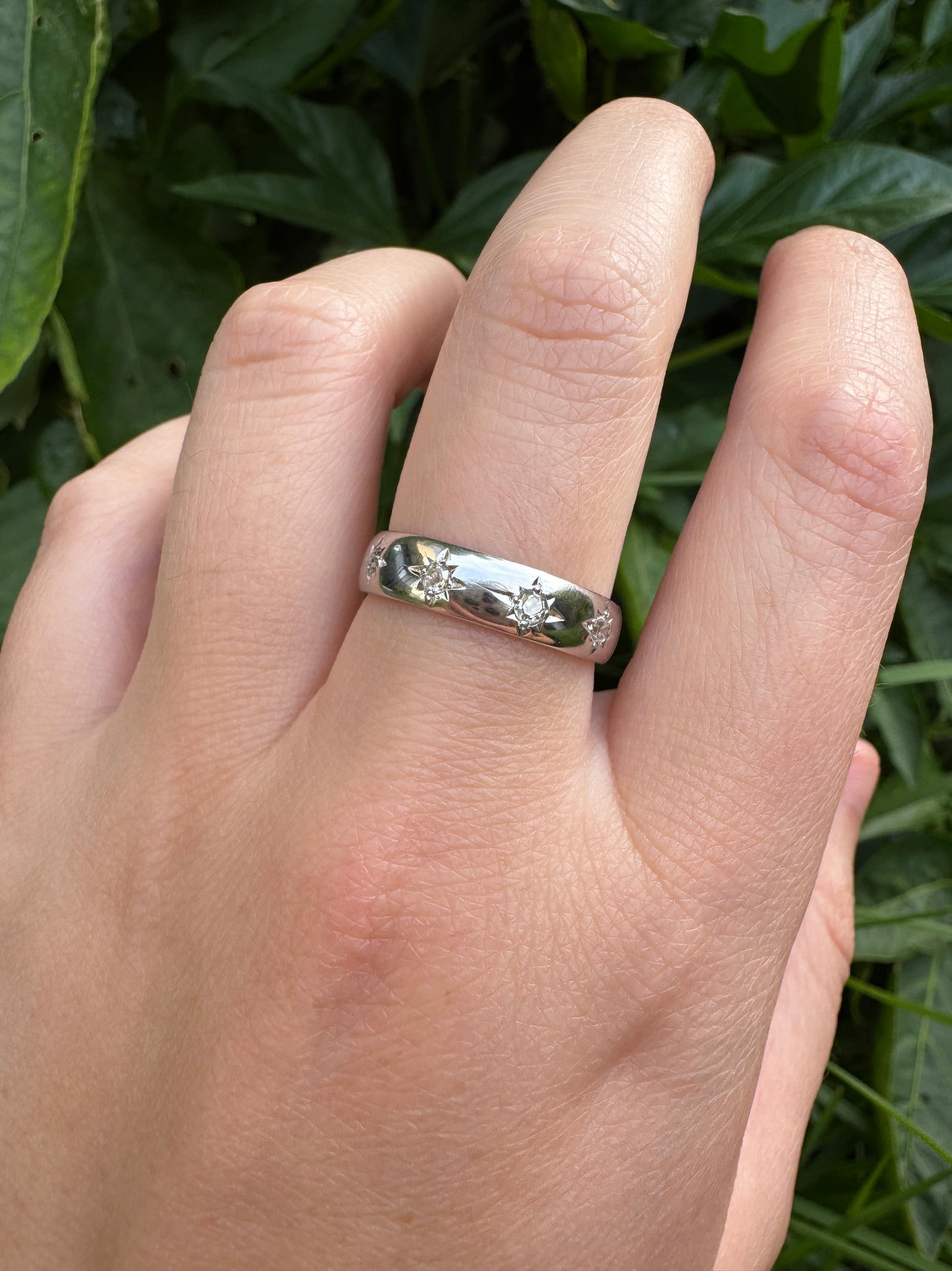 Vintage 18ct white gold four stone 0.15ct TCW old mine cut diamond gypsy ring