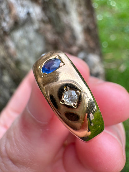 Vintage 18ct yellow gold old cut natural sapphire and old mine cut diamond gypsy ring