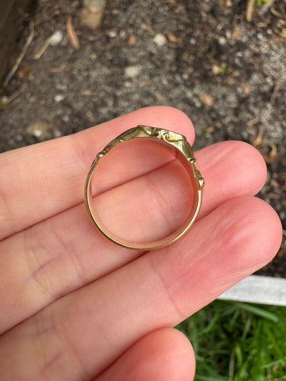 Antique Canadian 14ct yellow gold shield signet ring