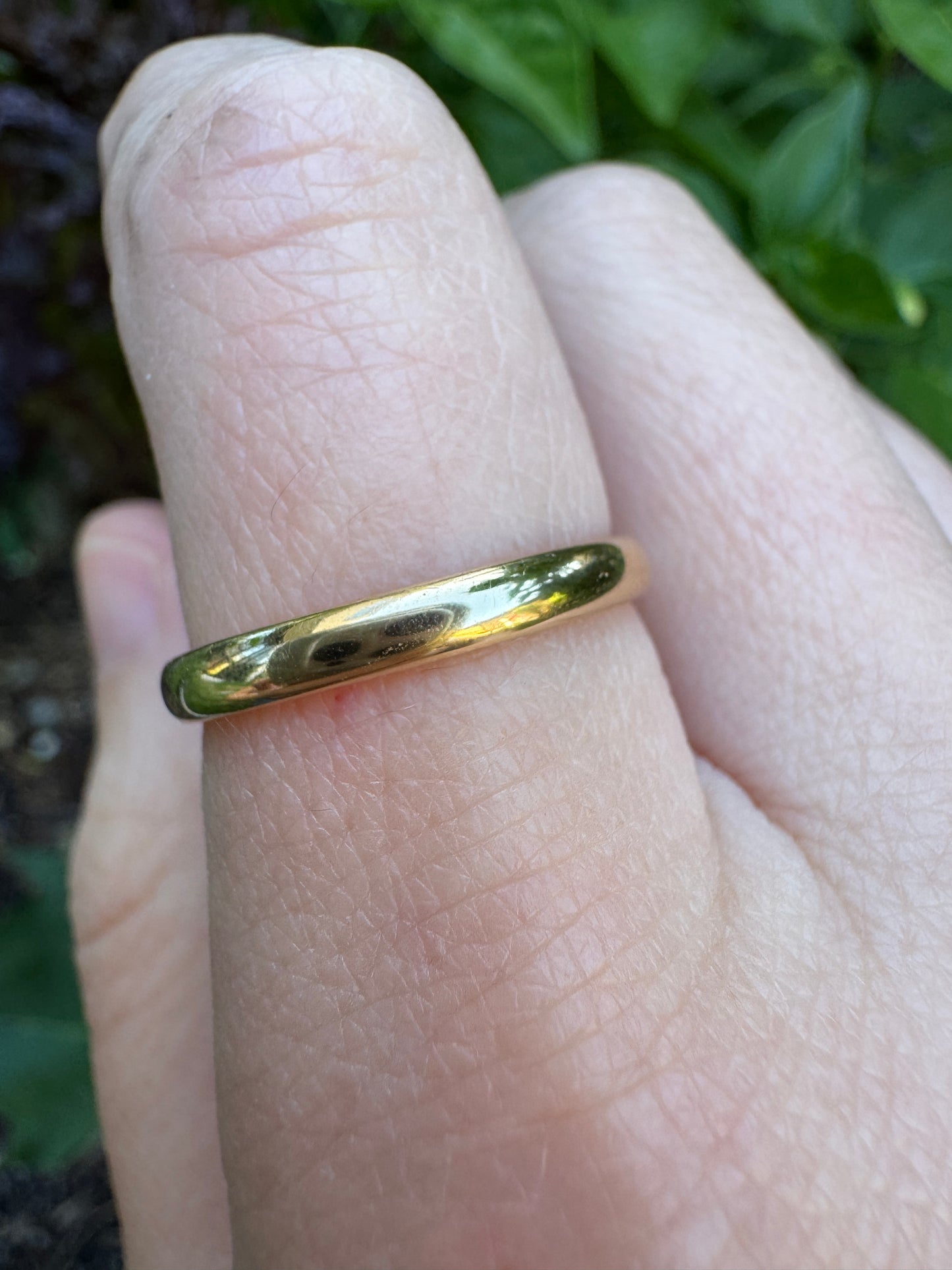 Vintage Australian 18ct yellow gold band, 2mm wide