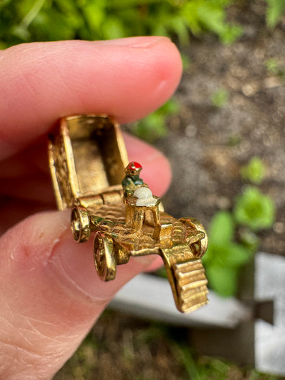 Vintage 9ct yellow gold opening caravan charm