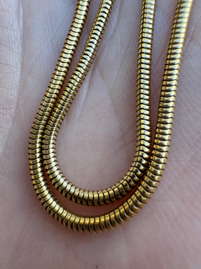 Vintage 9ct yellow gold 2mm wide snake chain, 44cm / 17.3 inches long