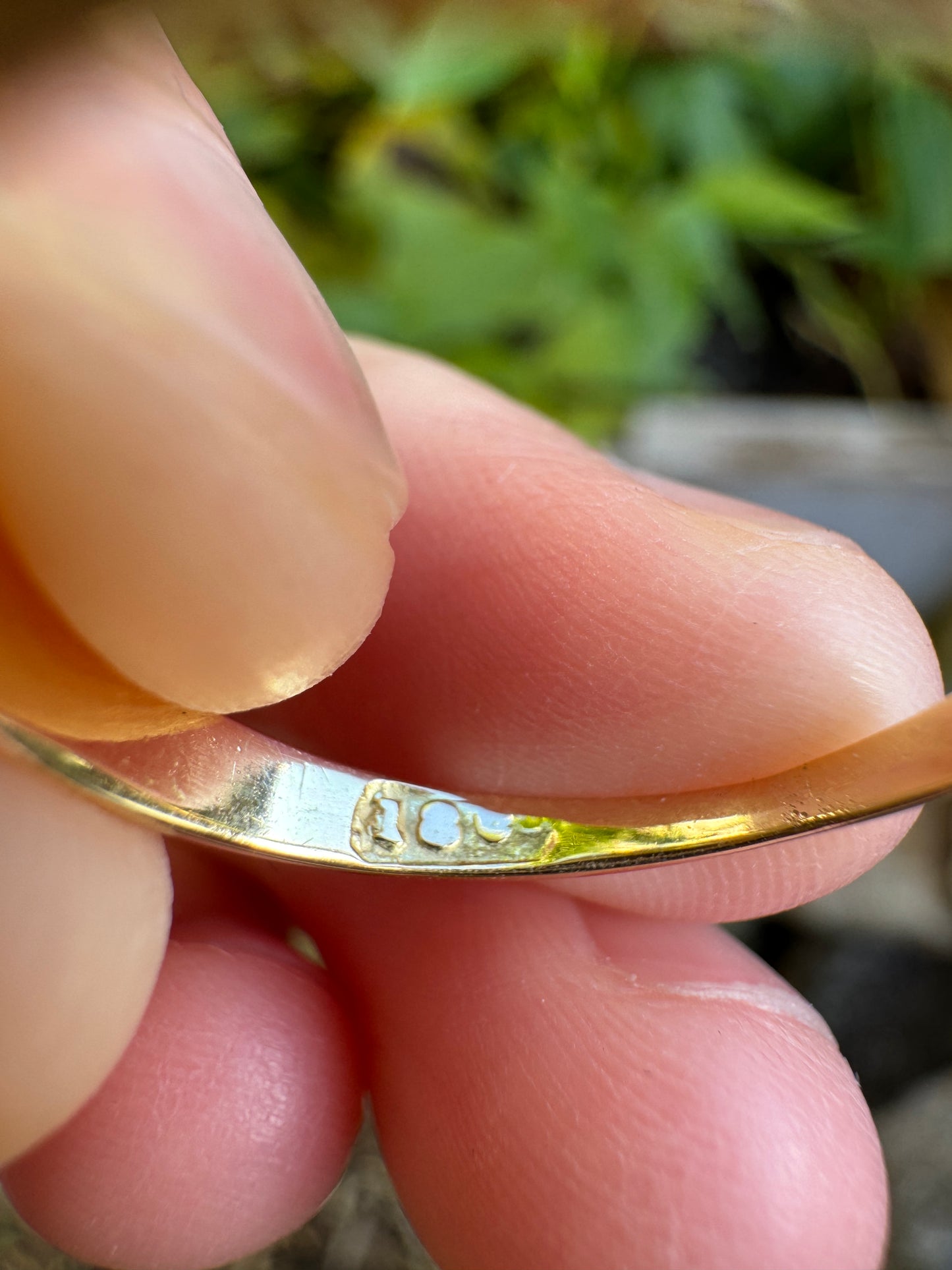 Antique 18ct yellow gold five stone 1.7ct TCW old mine cut diamond ring
