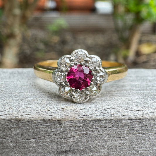 Vintage 18ct yellow gold 0.24ct natural ruby and 0.17ct TCW old single cut diamond daisy ring