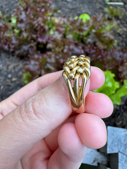 Antique 18ct yellow gold keeper ring