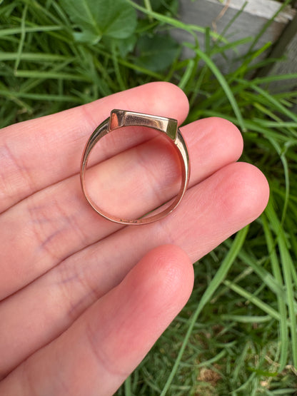 Antique Australian 9ct rosy yellow gold and enamel 'poison' signet ring