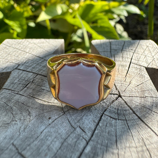 Antique 18ct yellow gold sardonyx shield signet ring