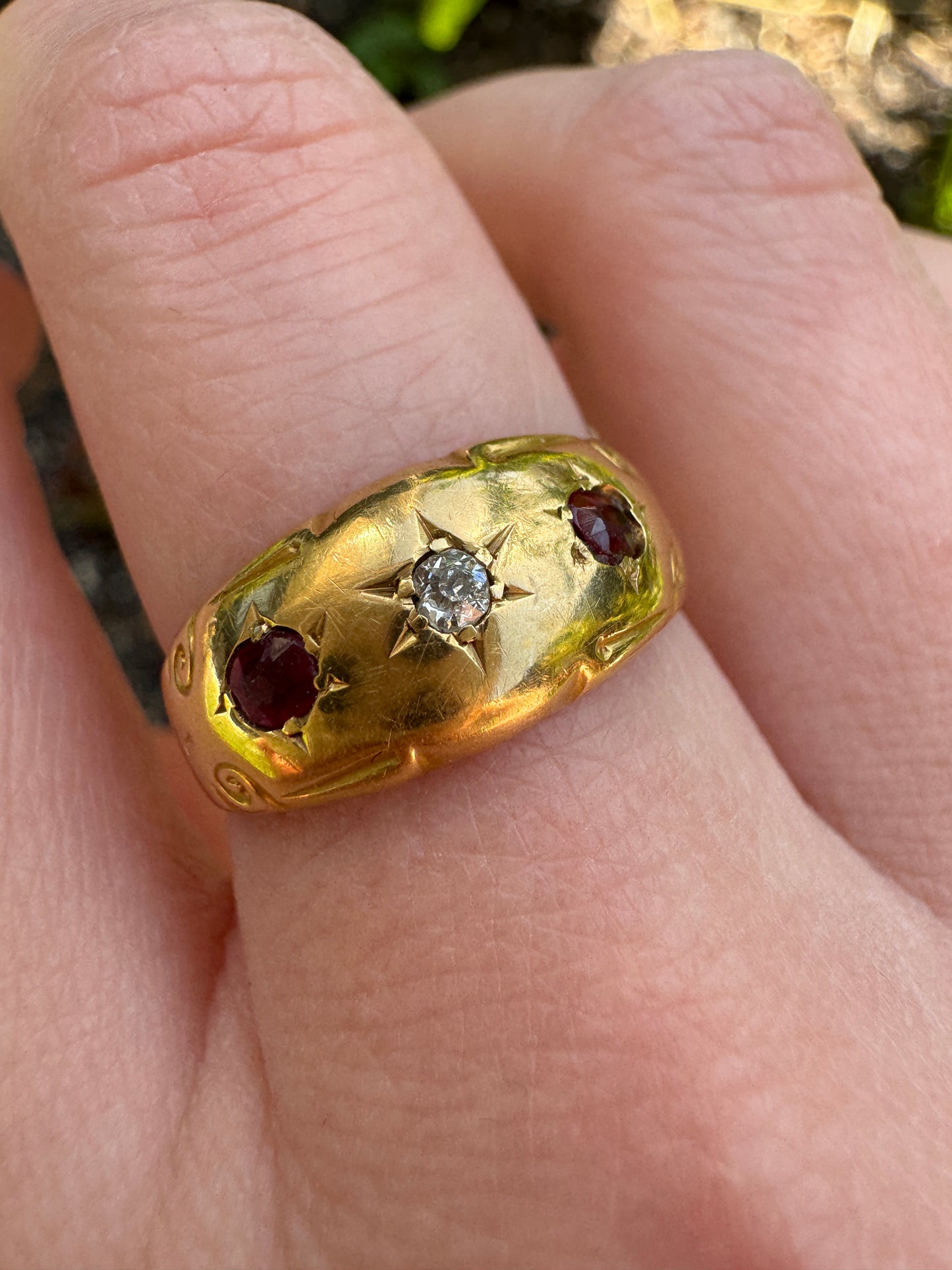 Vintage 18ct yellow gold cushion cut 0.25ct TCW ruby and old mine cut diamond starset gypsy ring