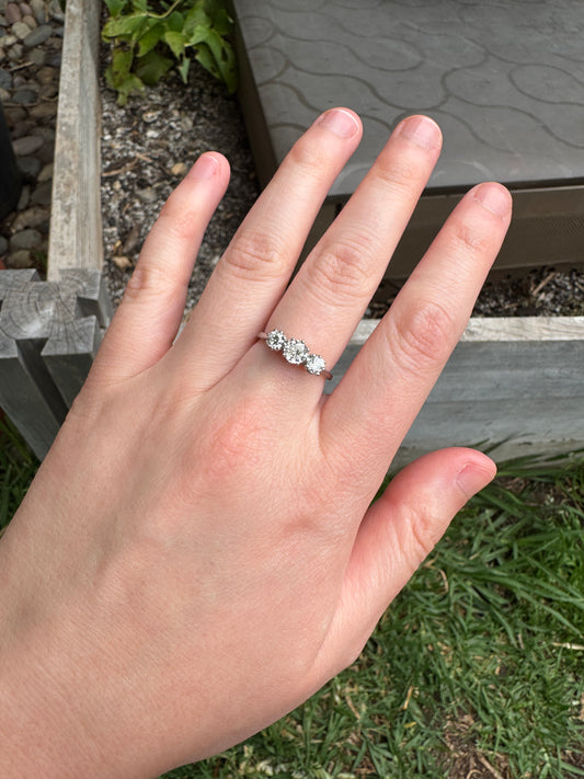Vintage 18ct gold old mine cut diamond trilogy ring