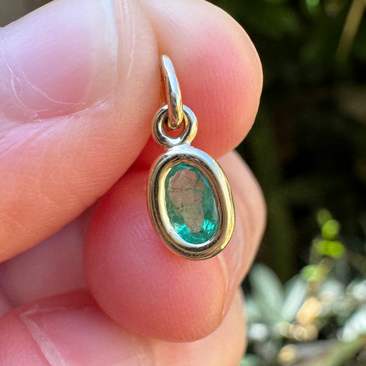Custom handmade 9ct yellow gold 0.25ct natural emerald bezel set pendant