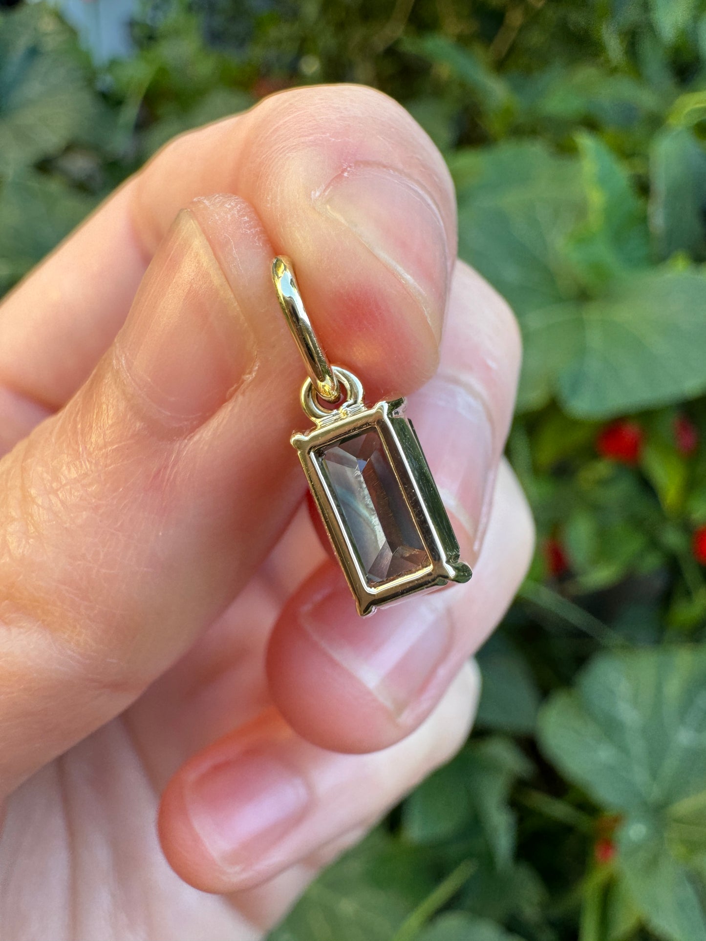 Custom handmade recycled 9ct yellow gold 2.54ct emerald cut Australian parti sapphire prong set pendant