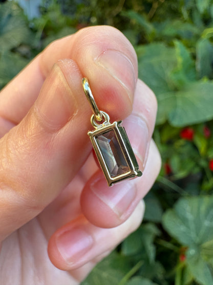 Custom handmade recycled 9ct yellow gold 2.54ct emerald cut Australian parti sapphire prong set pendant