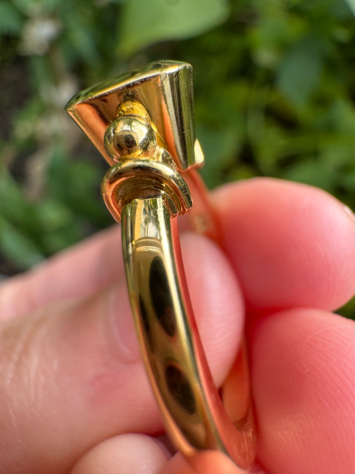 Handmade Chris Sherwin 18ct gold natural Australian sapphire ring