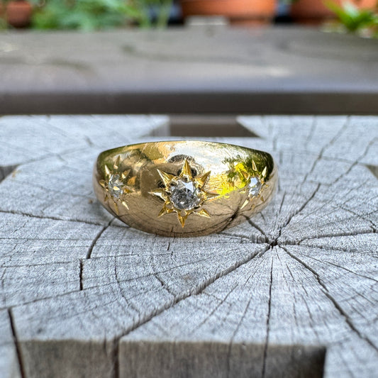 Antique 18ct yellow gold three stone 0.18ct TCW old mine cut diamond starset gypsy ring