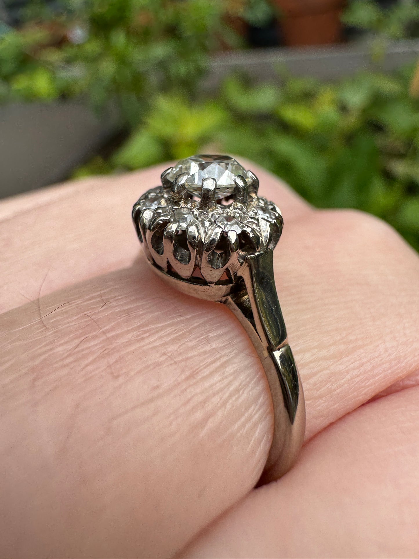 Vintage 18ct white gold 0.75ct TCW old mine cut diamond cluster ring