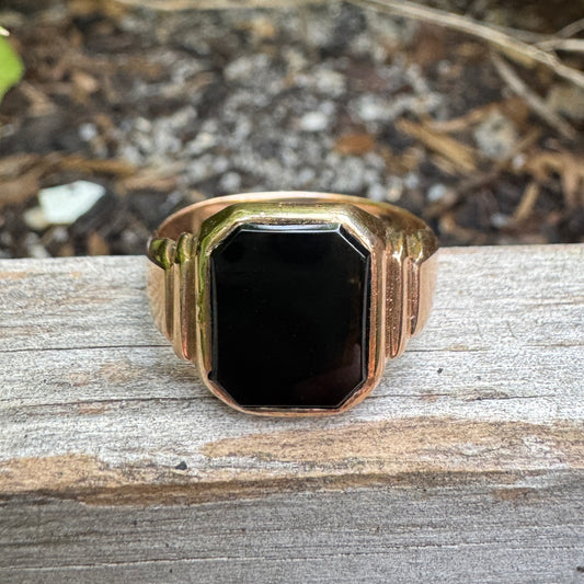 Vintage 9ct yellow gold onyx signet ring