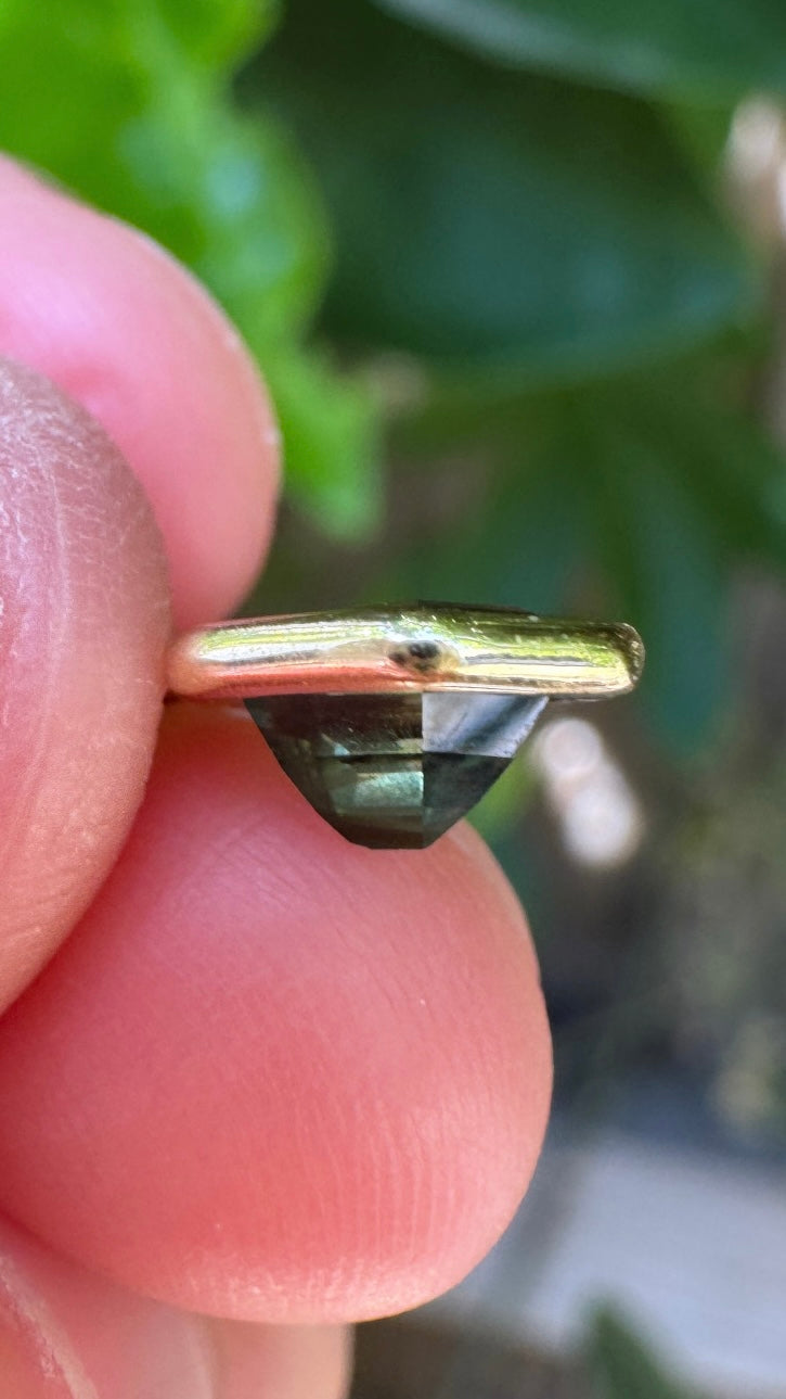 Custom handmade 9ct yellow gold 0.88ct hexagonal Australian parti sapphire bezel set pendant