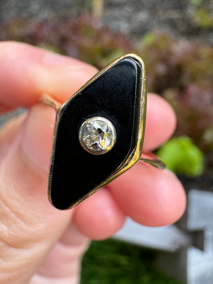 Antique 15ct yellow gold onyx and old mine cut diamond ring