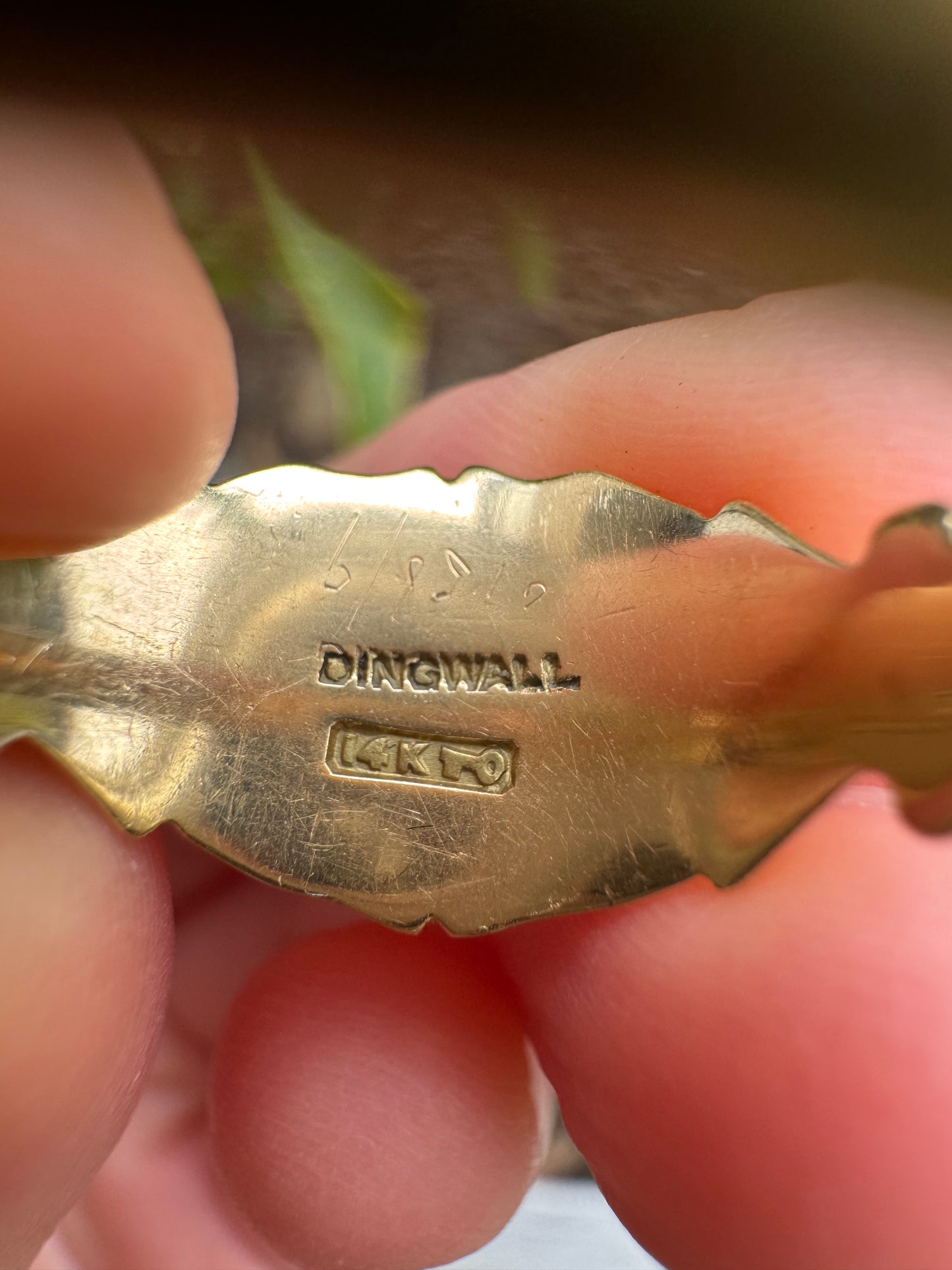 Antique Canadian 14ct yellow gold shield signet ring