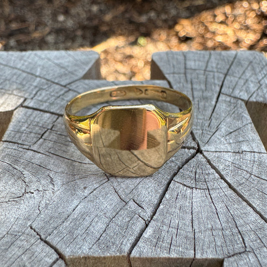 Vintage 9ct yellow gold square signet