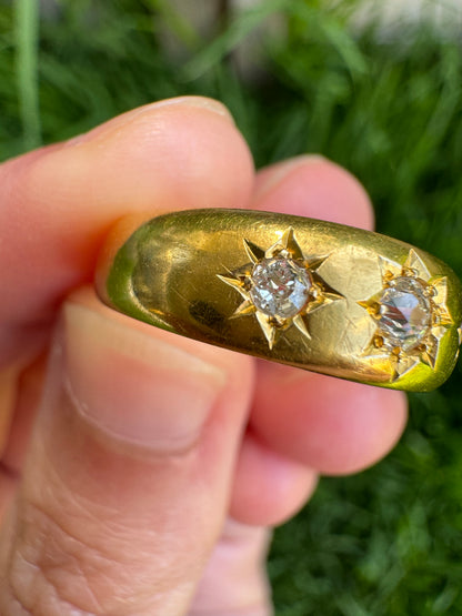 Antique 18ct yellow gold three stone 0.25ct TCW old mine cut diamond starset gypsy ring
