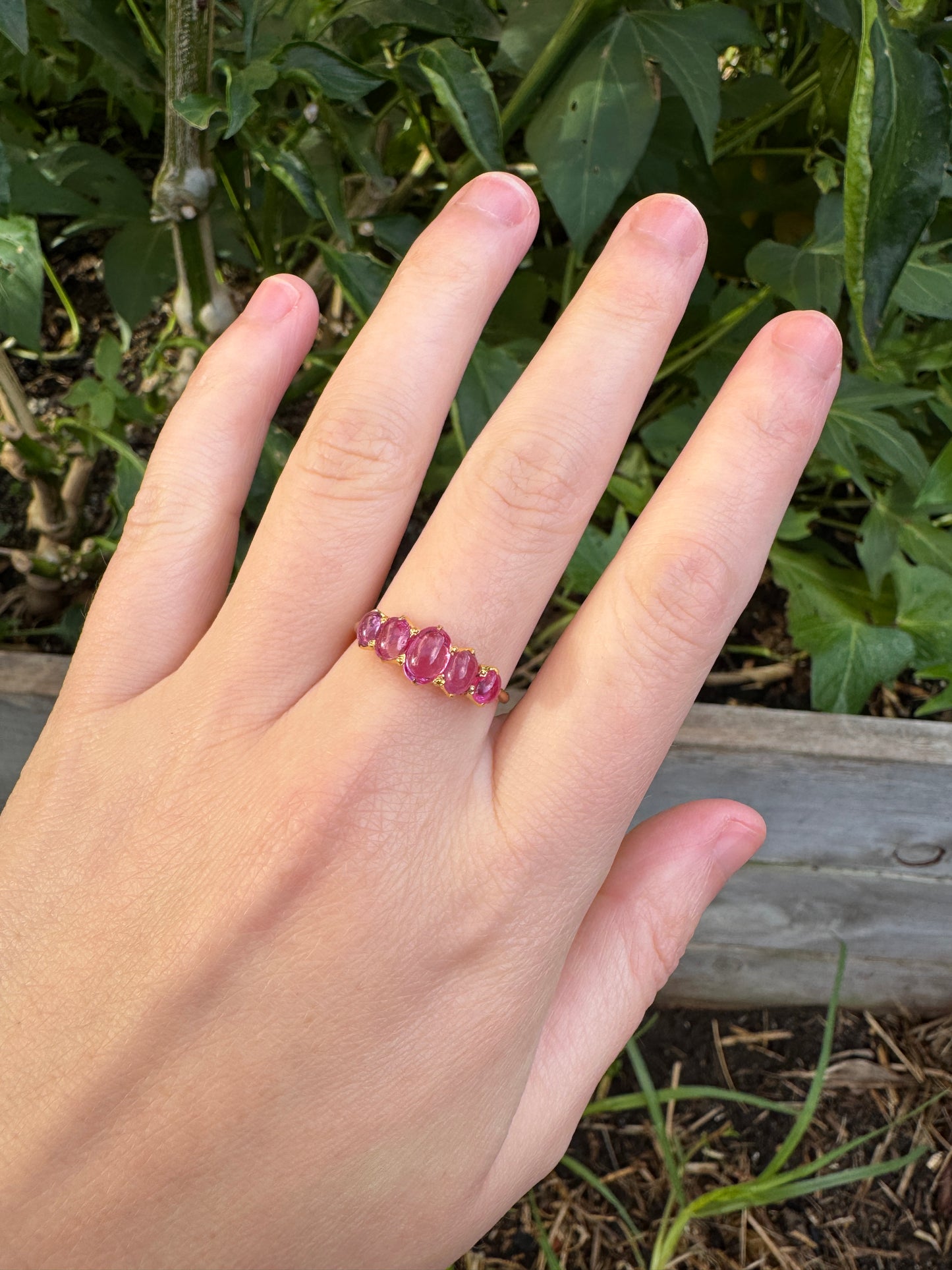 Antique 15ct yellow gold five stone 1.65ct TCW natural pink sapphire cabochon ring