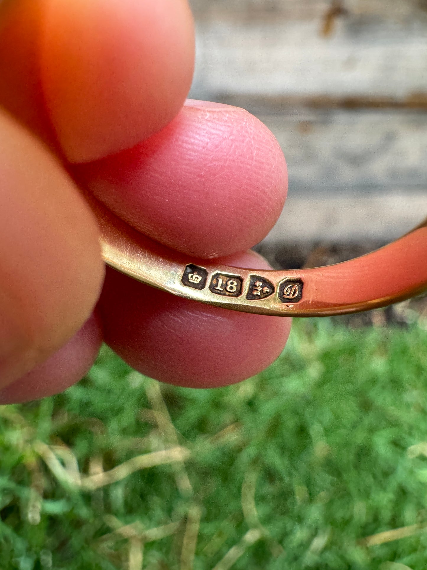 Antique Edwardian 18ct yellow gold sapphire and diamond gypsy ring