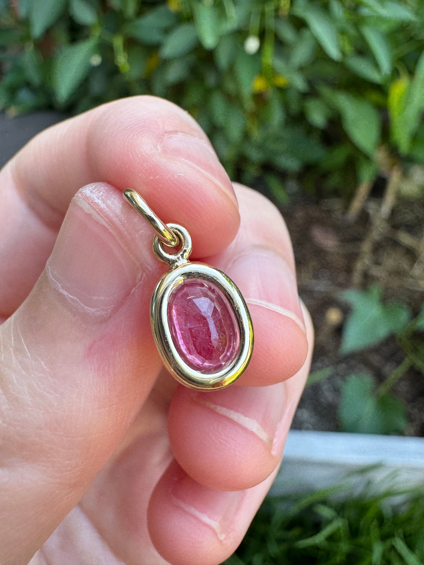 Custom 9ct yellow gold 0.8ct pink sapphire bezel set pendant