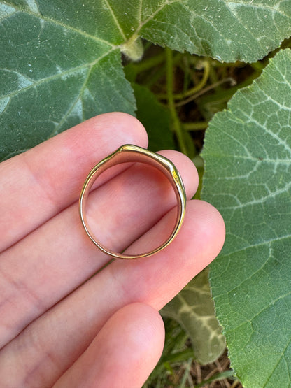 Vintage Mid Century English 9ct yellow gold square signet ring