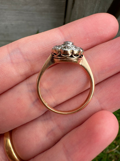 Vintage 18ct yellow gold 0.4ct TCW old mine cut and single cut diamond daisy ring