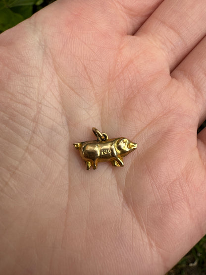 Antique 9ct yellow gold small pig charm