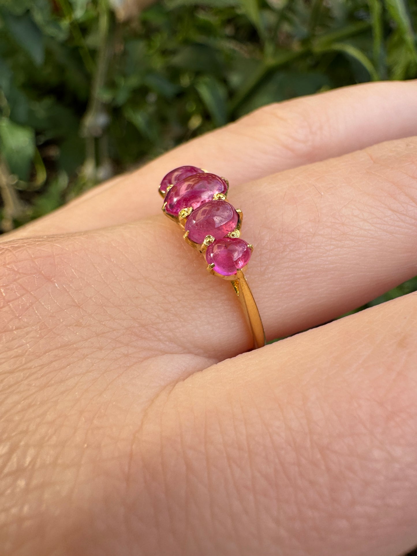Antique 15ct yellow gold five stone 1.65ct TCW natural pink sapphire cabochon ring