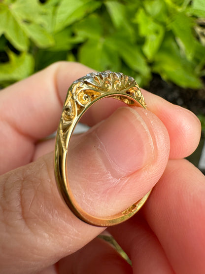 Vintage 18ct yellow gold 0.25ct TCW five stone single cut diamond ring