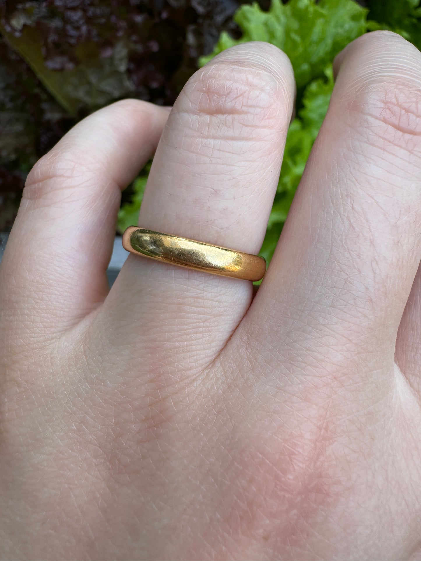 Antique 22ct yellow gold band, 3.5mm wide