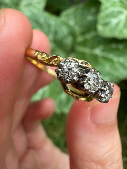 Vintage 18ct yellow gold three stone 0.5ct TCW old European cut diamond crossover ring