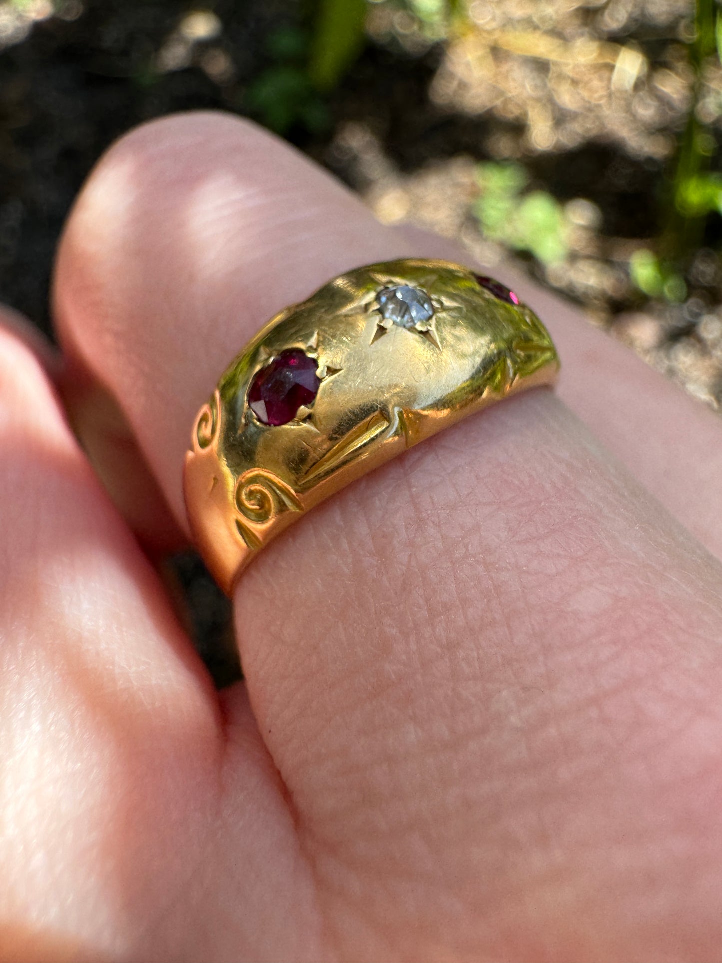 Vintage 18ct yellow gold cushion cut 0.25ct TCW ruby and old mine cut diamond starset gypsy ring