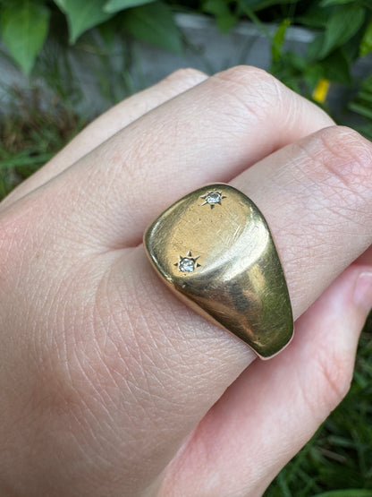 Vintage 9ct yellow gold single cut diamond starset signet ring