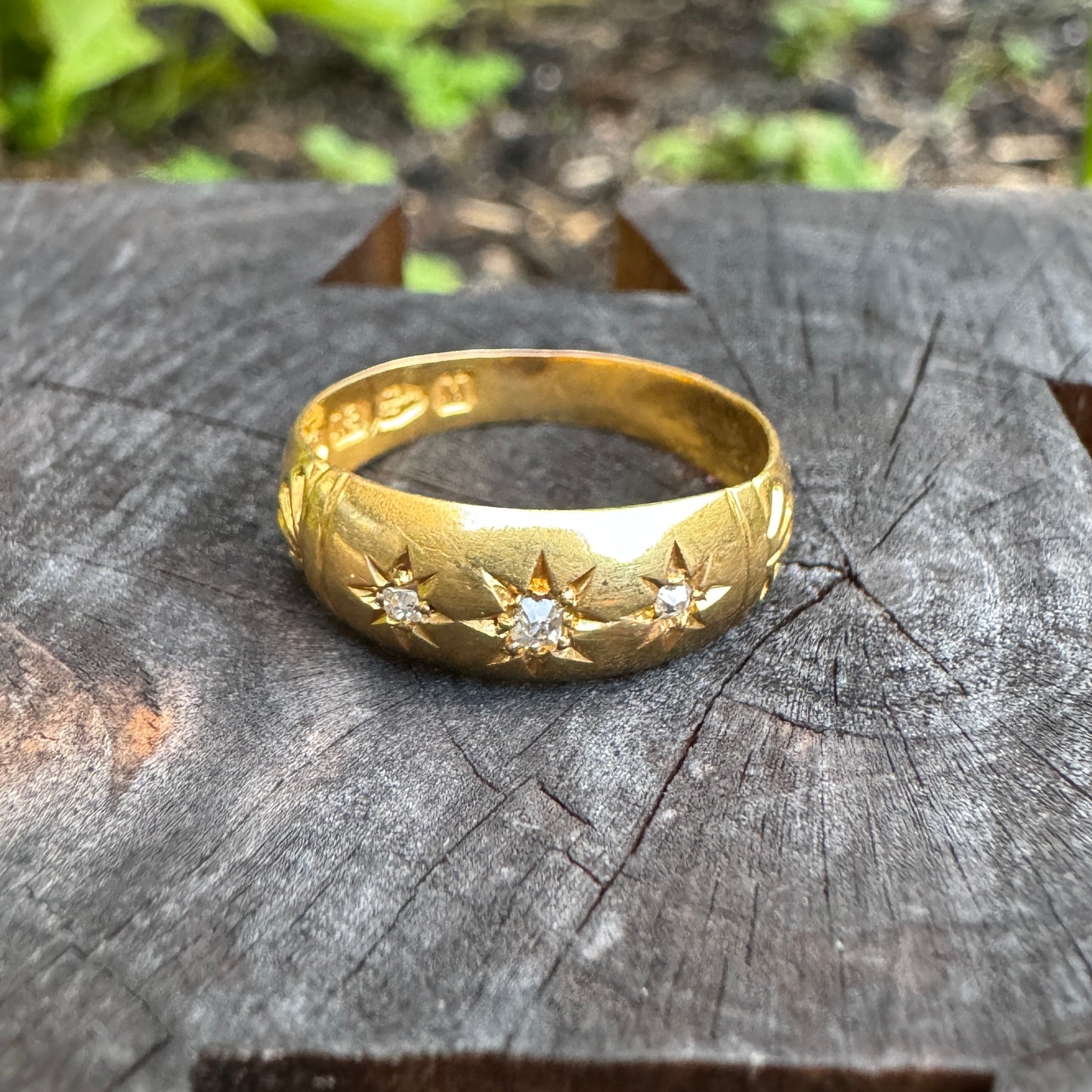 Antique 18ct yellow gold three stone old mine cut diamond starset gypsy ring