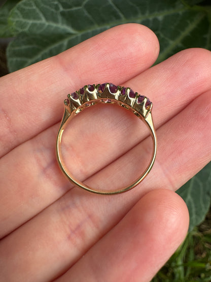 Vintage 18ct yellow gold five stone 1.31ct TCW amethyst ring