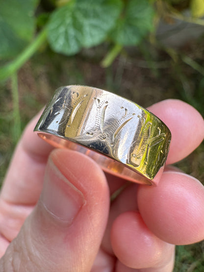 Antique 15ct rosy yellow gold 'IVY' engraved cigar band