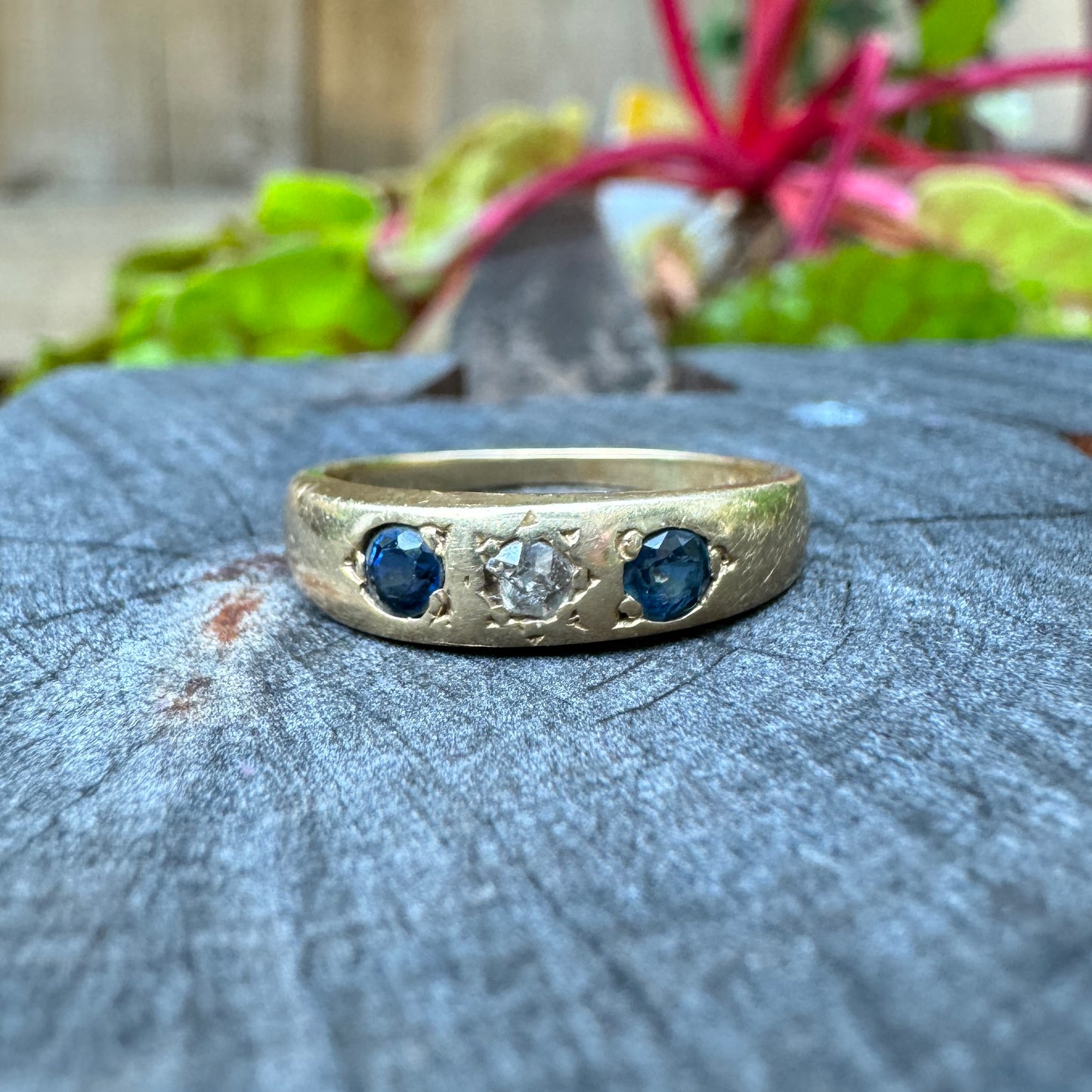 Vintage 18ct yellow gold old cut sapphire and starset old cut diamond gypsy ring