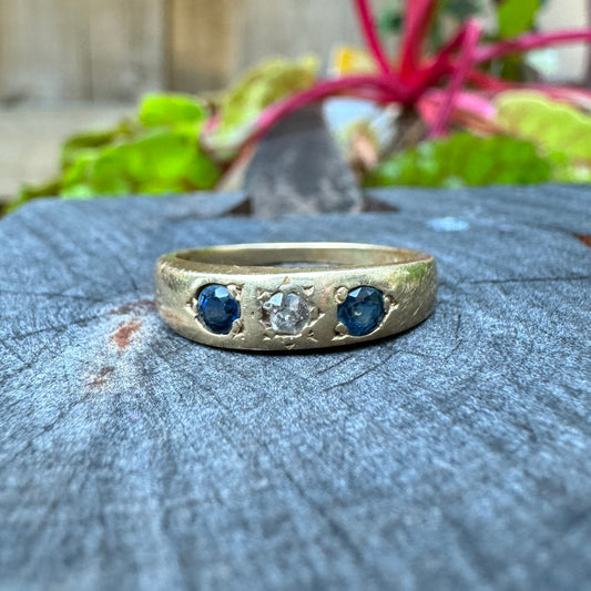 Vintage 18ct yellow gold old cut sapphire and starset old cut diamond gypsy ring