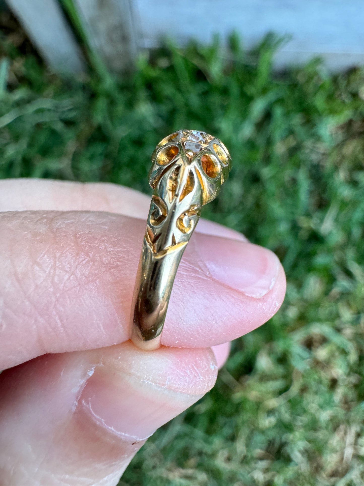Antique 18ct yellow gold five stone 0.15ct TCW old cut diamond boat ring
