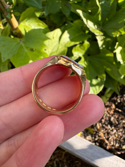 Antique 18ct yellow gold sardonyx shield signet ring