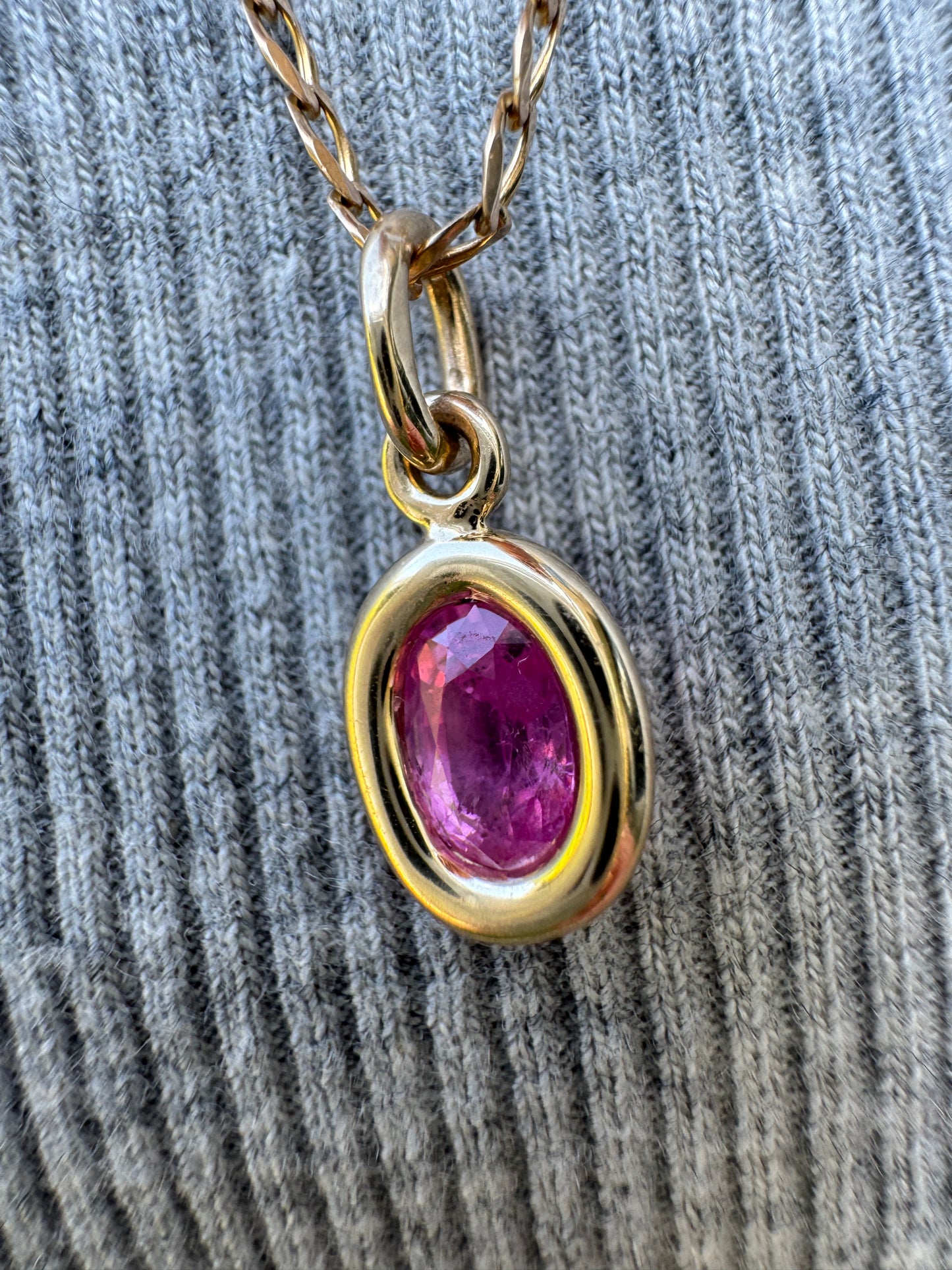 Custom 9ct yellow gold 0.72ct pink sapphire bezel set pendant