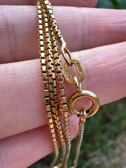 Vintage Italian 18ct yellow gold box link chain, 40cm / 15.75 inches long